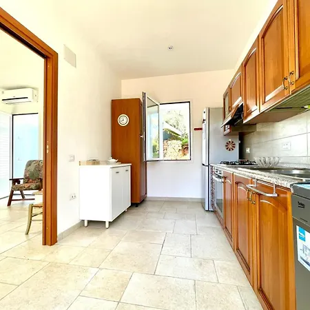 Sunny Hill Apartment